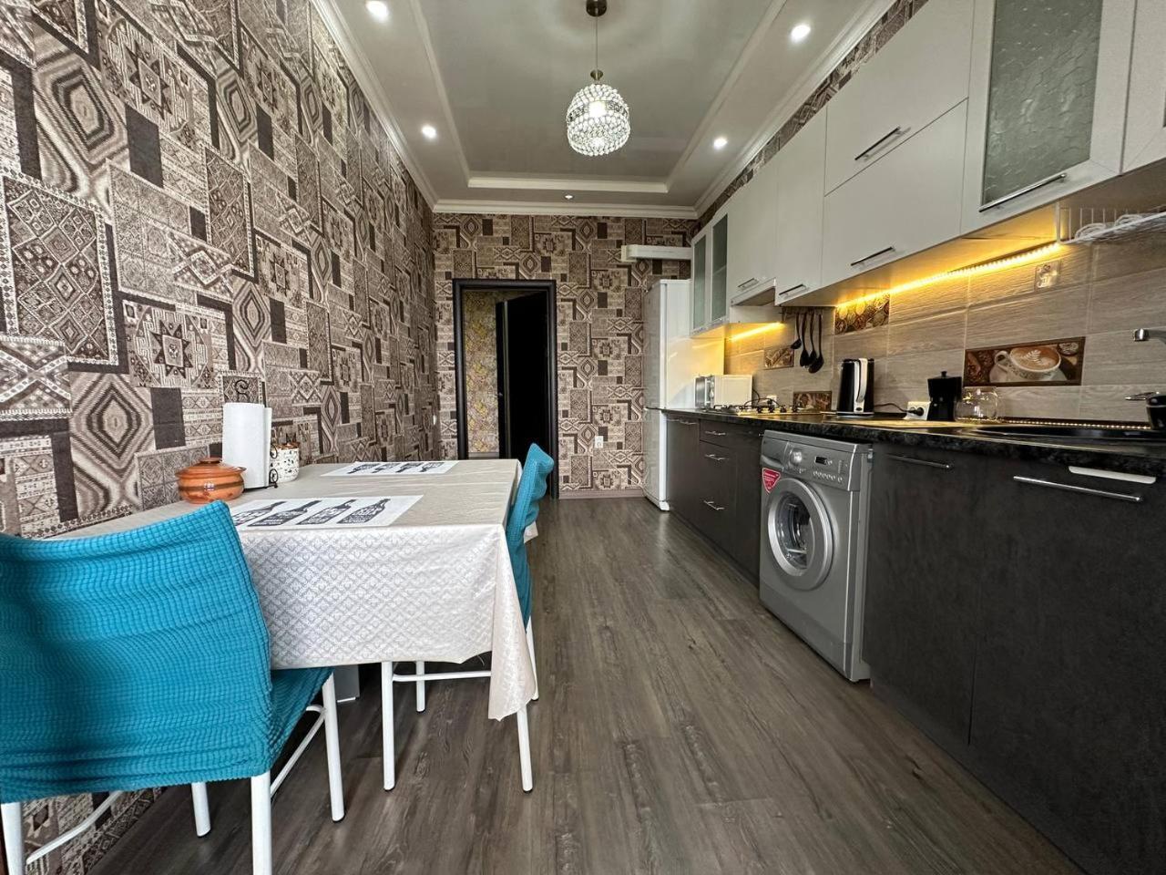 Apartment With City View On Sydykova St. 123 Bishkek Ngoại thất bức ảnh