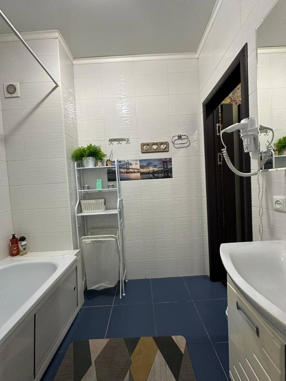 Apartment With City View On Sydykova St. 123 Bishkek Ngoại thất bức ảnh